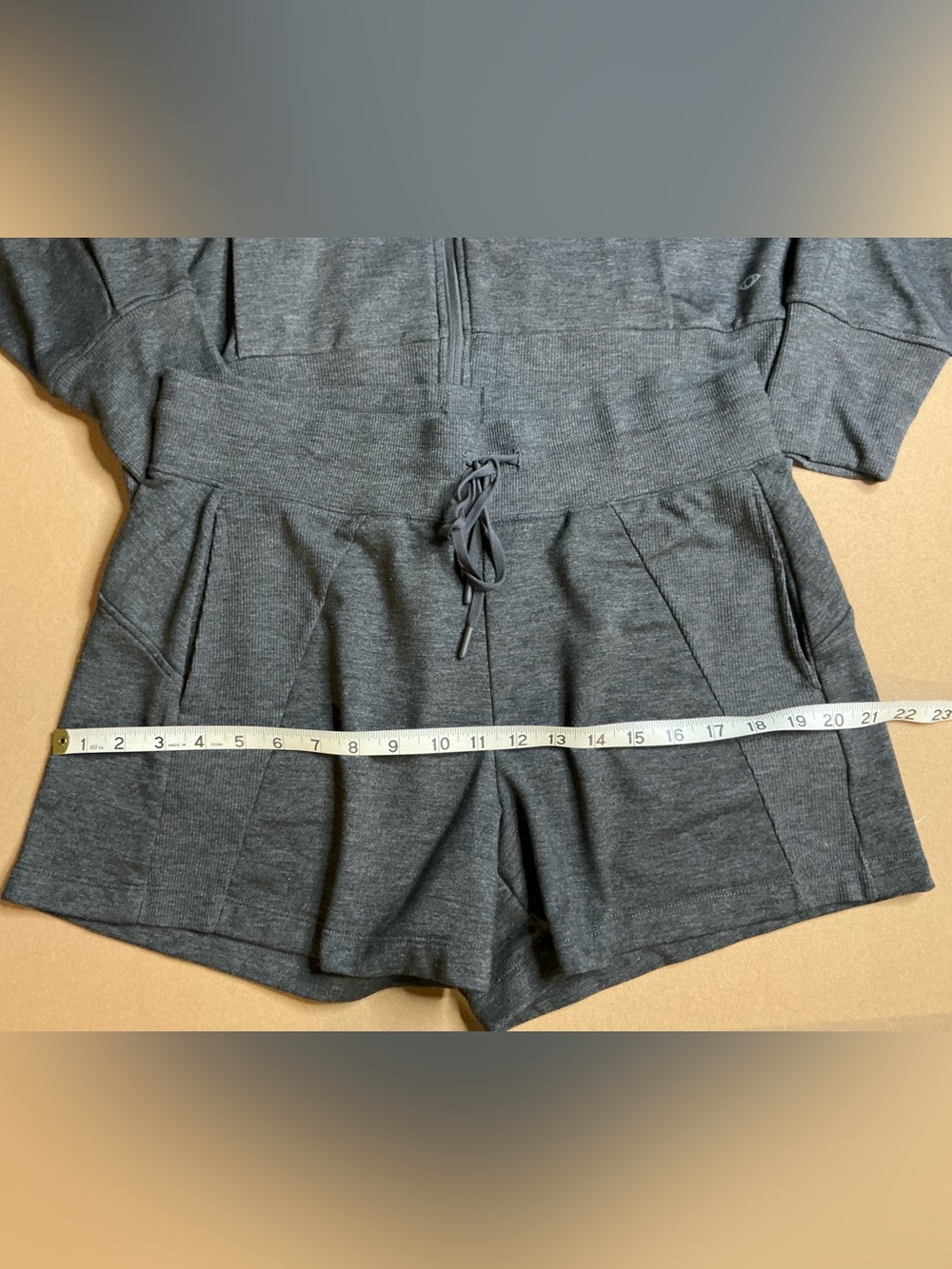 Two piece shorts and hoodie jacket set - Picture 3 of 10